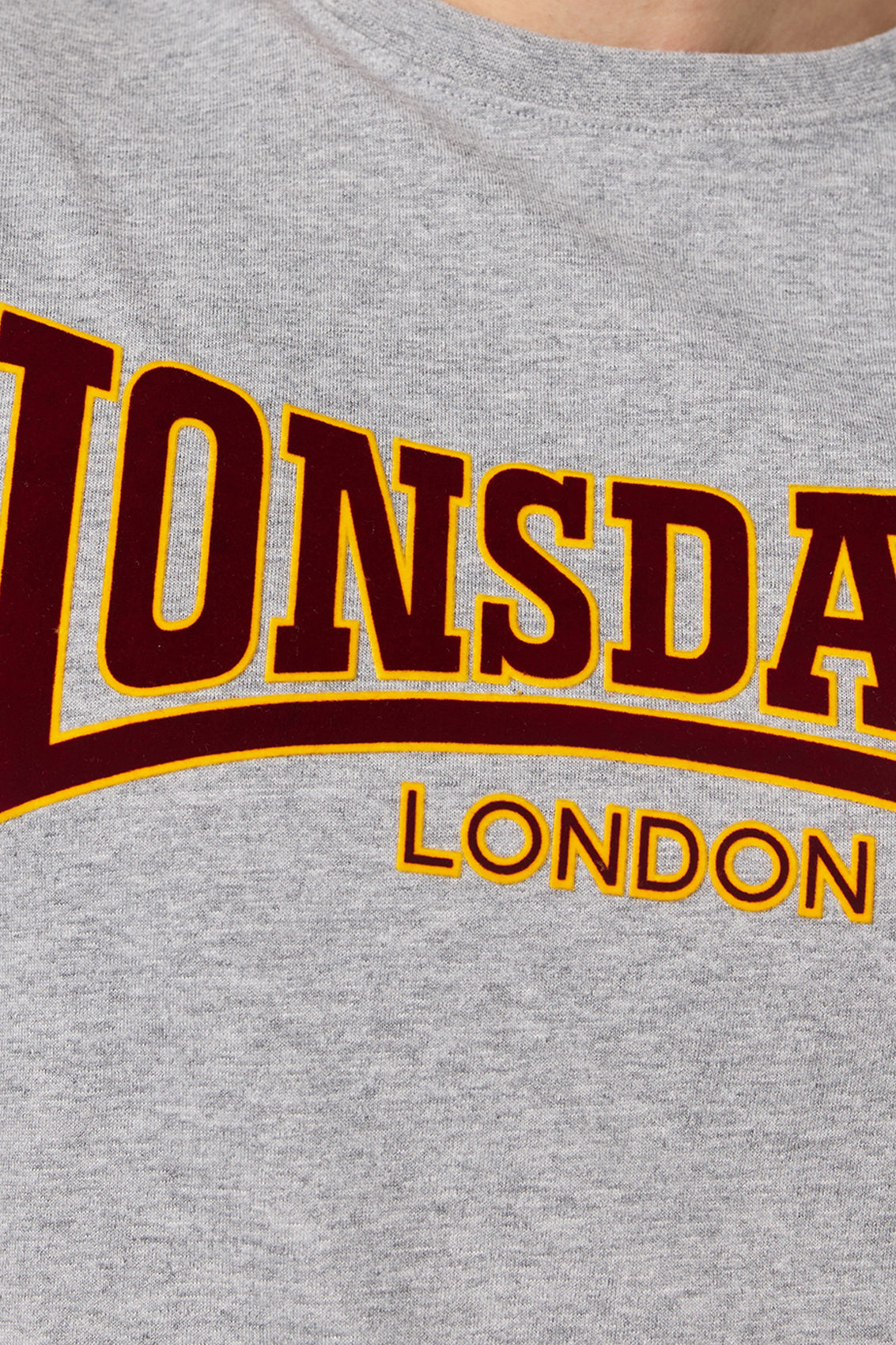 LONSDALE LONDON T-Shirt mit klassischem Flockdruck auf der Brust/Front (grau melange - grey)