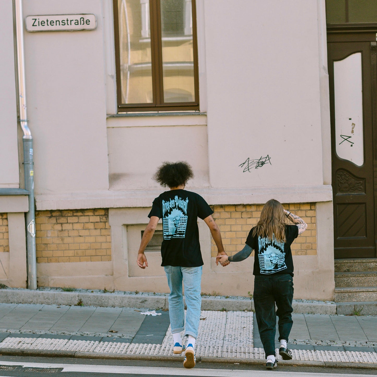 HOOLYWOOD - KRIEG DEN PALÄSTEN - KARL-MARX-Stadt unsere neue Serie von streng limitierten T-Shirts/Nick (schwarz/black)