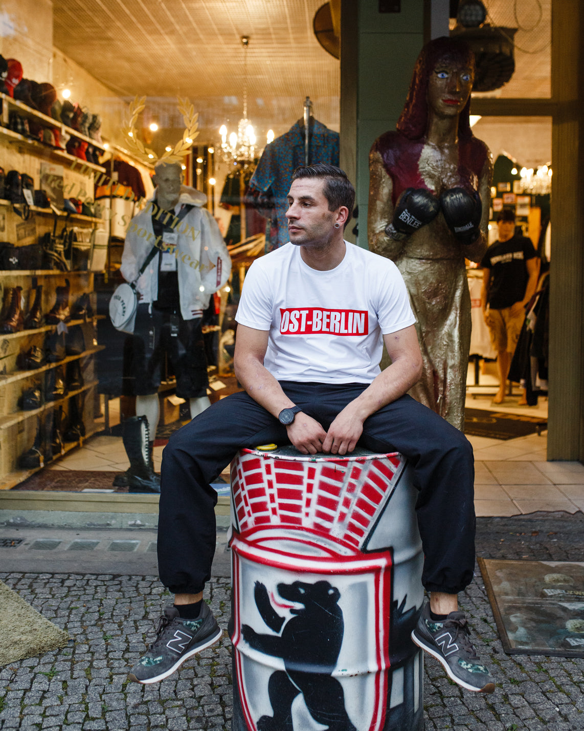 T-Shirt OST-BERLIN manufactured by HOOLYWOOD Siebdruck Made in Germany (weiss - white)