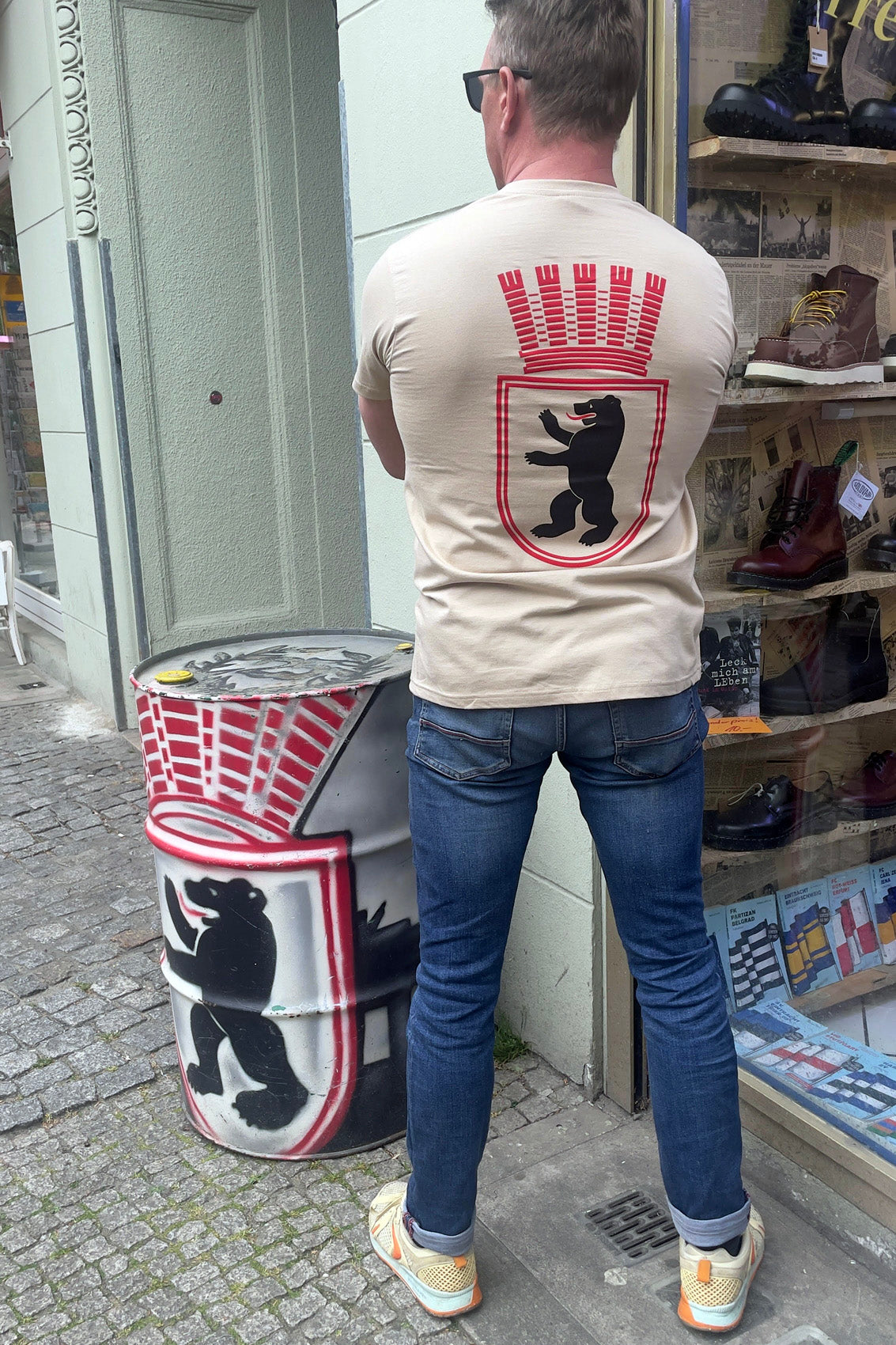 T-Shirt OST-BERLIN manufactured by HOOLYWOOD Siebdruck Made in Germany (hellbraun - beige)