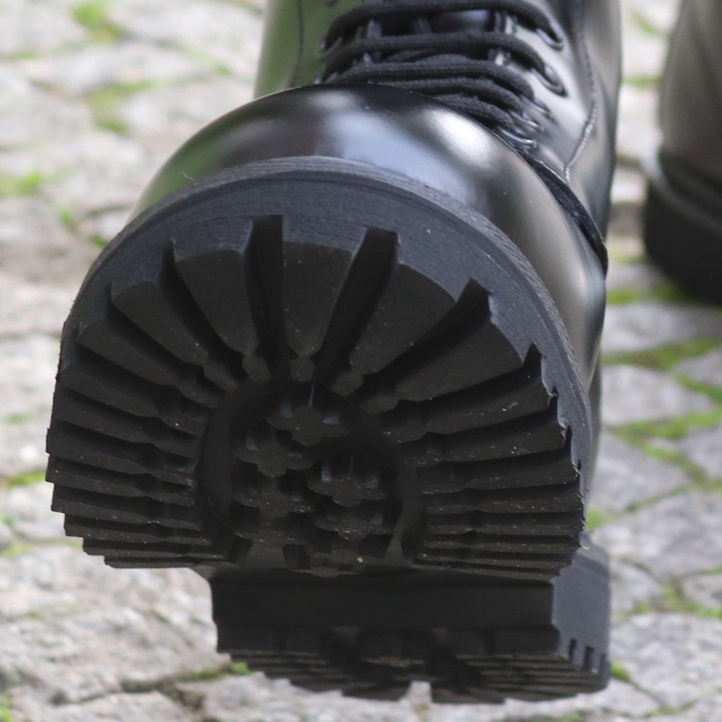 GRINDERS co.uk 8 Loch Stiefel/Boots CEDRC CS with Commando Soles (schwarz - black)