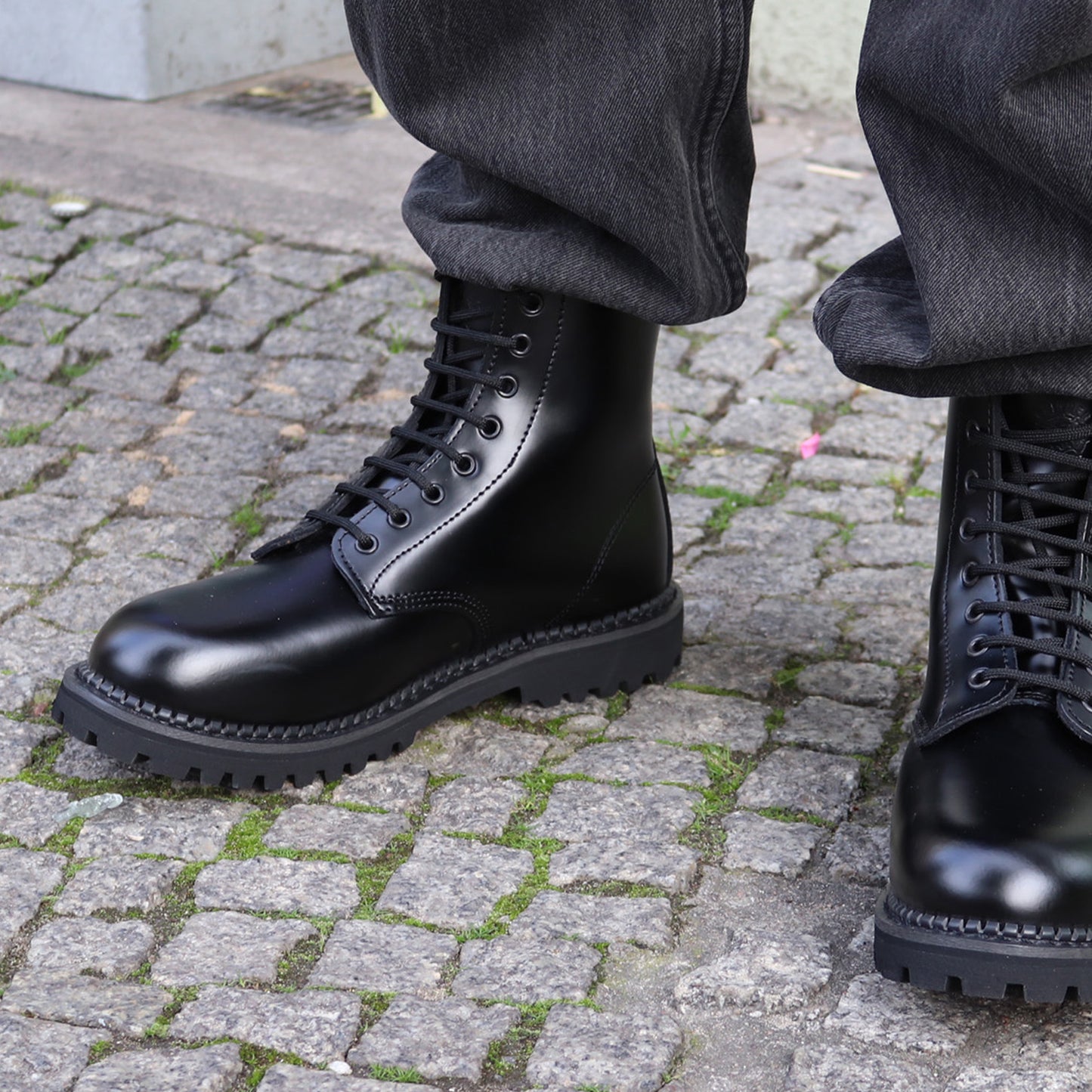 GRINDERS co.uk 8 Loch Stiefel/Boots CEDRC CS with Commando Soles (schwarz - black)