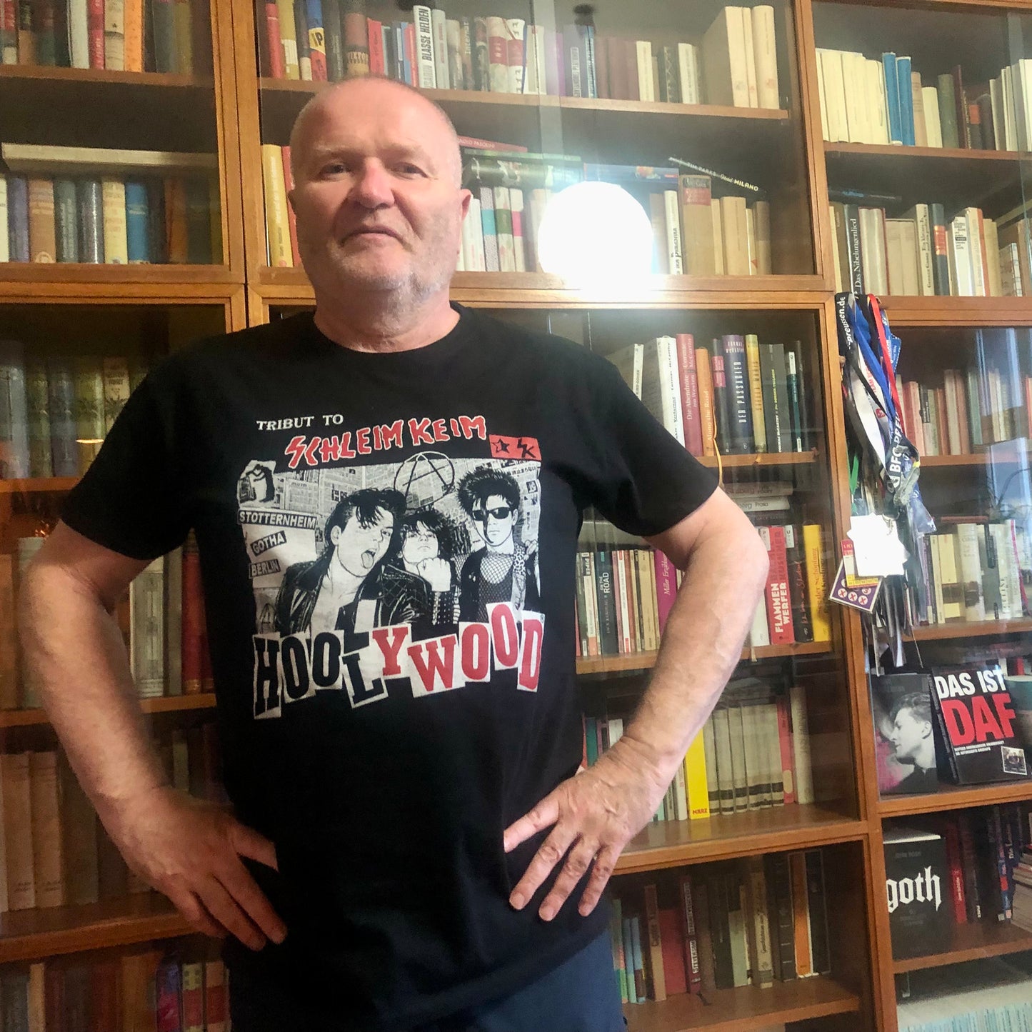 HOOLYWOOD Nicki TRIBUTTO - ein SCHLEIMKEIM T-Shirt in Kleinstauflage zum Gedenken und Erinnern an eine wichtige Band (schwarz - black)