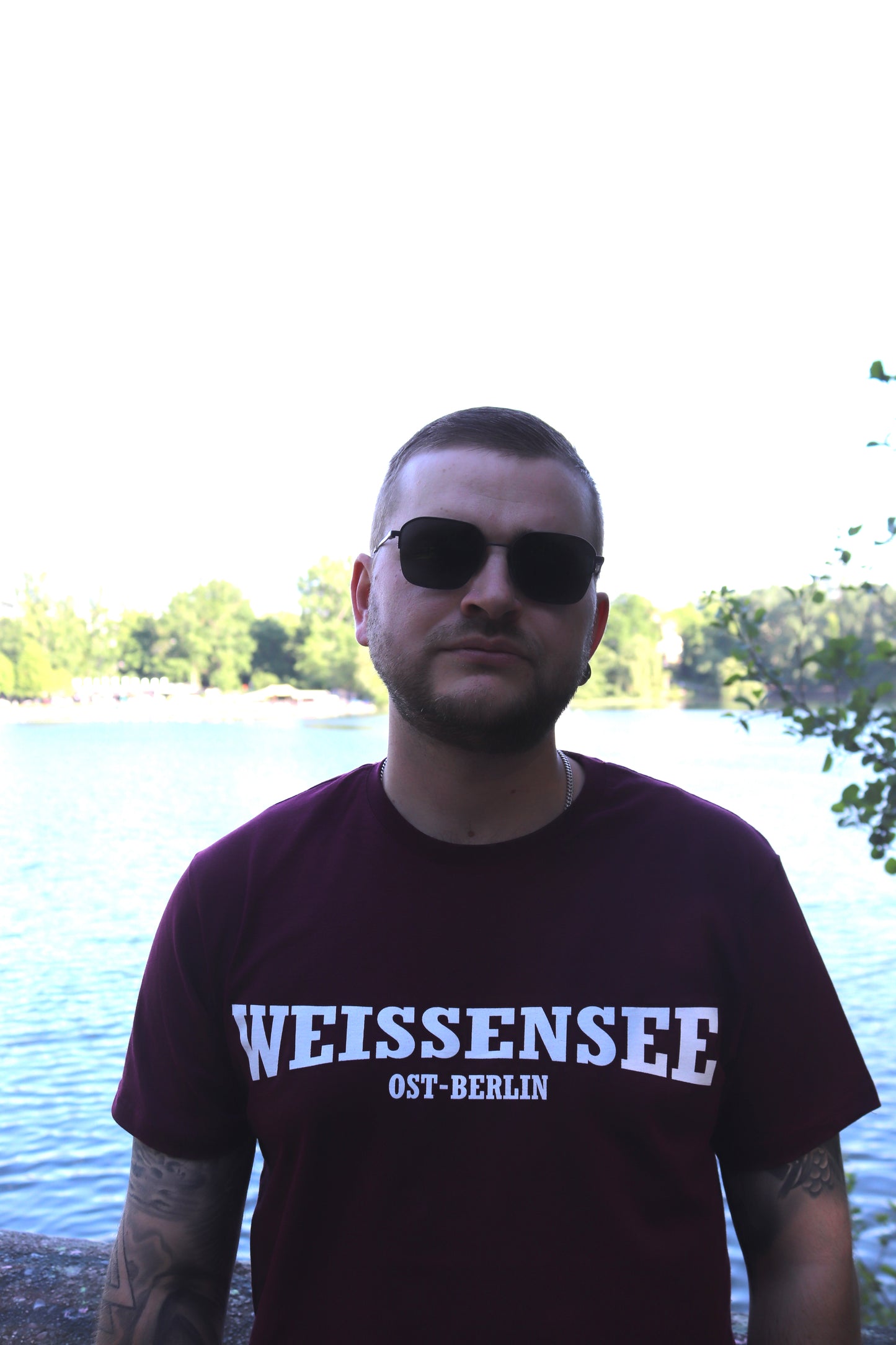 T-Shirt WEISSENSEE OST-BERLIN manufactured by HOOLYWOOD kurzarm Siebdruck Made in Germany (schwarz-black)