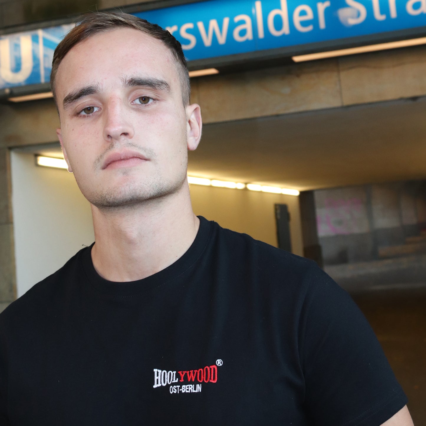 HOOLYWOOD – OST BERLIN T-Shirt, kurzarm Nicki mit dezeten hochwertigem Logostick - Made in Germany (schwarz - black)
