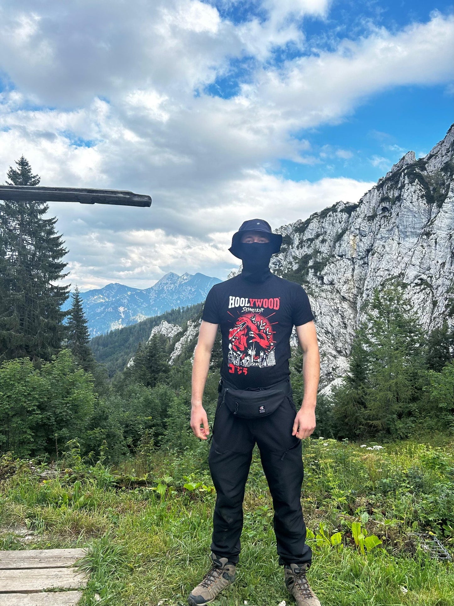 HOOLYWOOD T-Shirt GODZILLA kurzarm regular 100% Siebdruck made in Germany (schwarz - black)