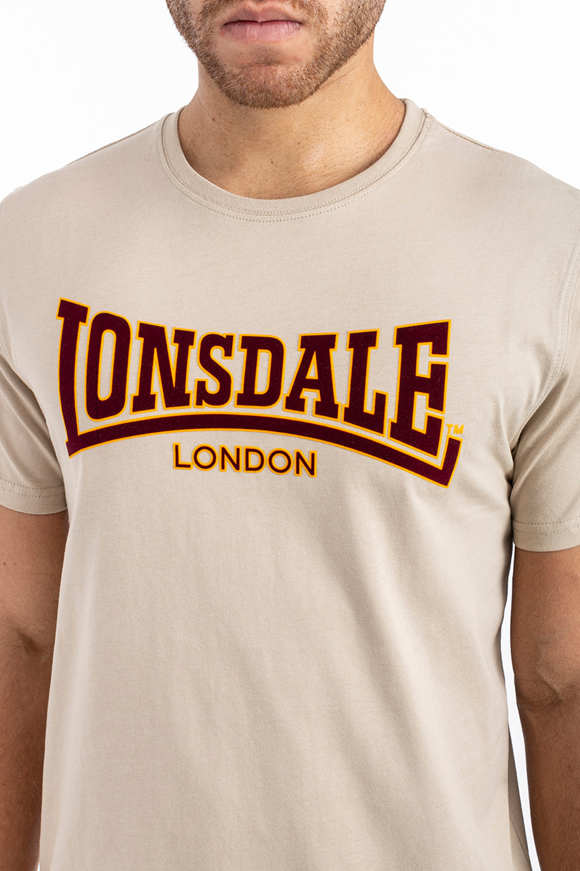 LONSDALE LONDON T-Shirt mit klassischem Flockdruck auf der Brust/Front (beige)
