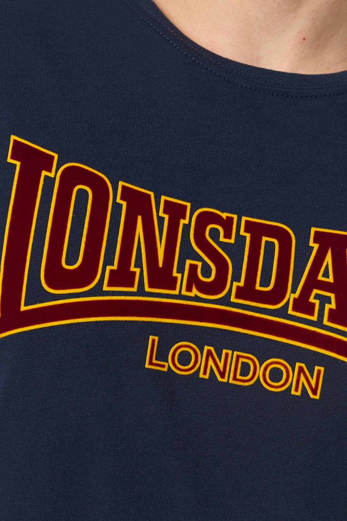 LONSDALE LONDON T-Shirt mit klassischem Flockdruck auf der Brust/Front (dunkelblau - navy)