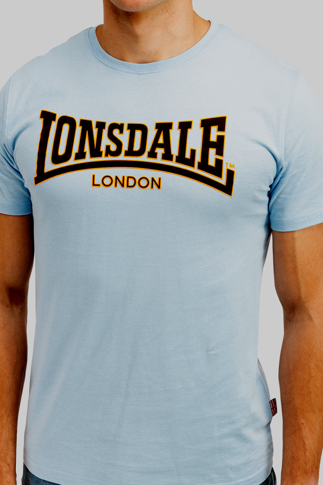 LONSDALE LONDON T-Shirt mit klassischem Flockdruck auf der Brust/Front (hellblau - sky)