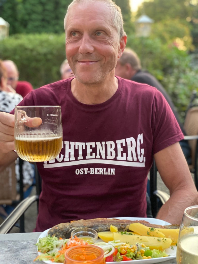 T-Shirt LICHTENBERG OST-BERLIN manufactured by HOOLYWOOD kurzarm Siebdruck Made in Germany (weinrot-oxblood)