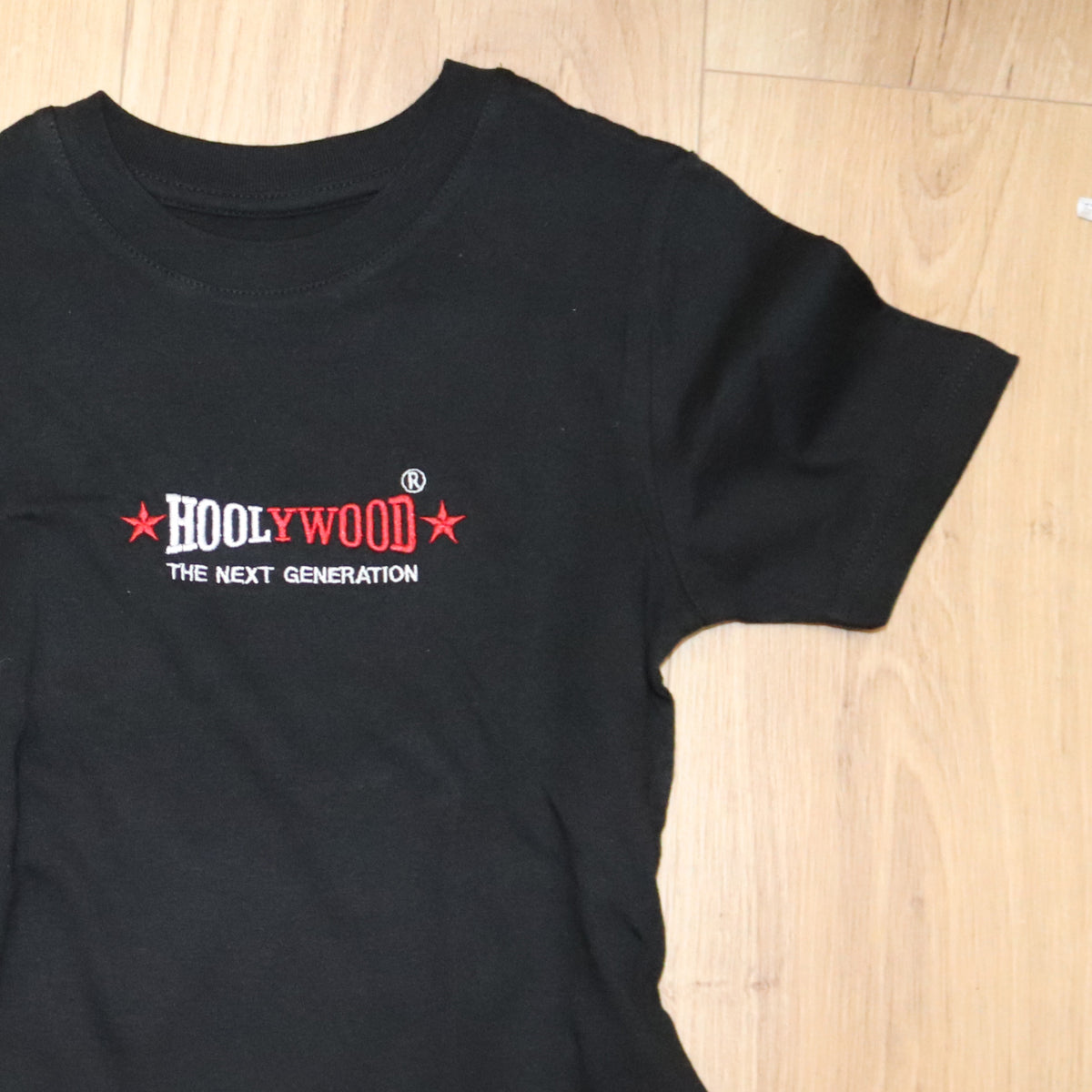 HOOLYWOOD Kids T-Shirt THE NEXT GENERATION hochwärtiger zweifarbiger Stick Made in Germany (schwarz/black)