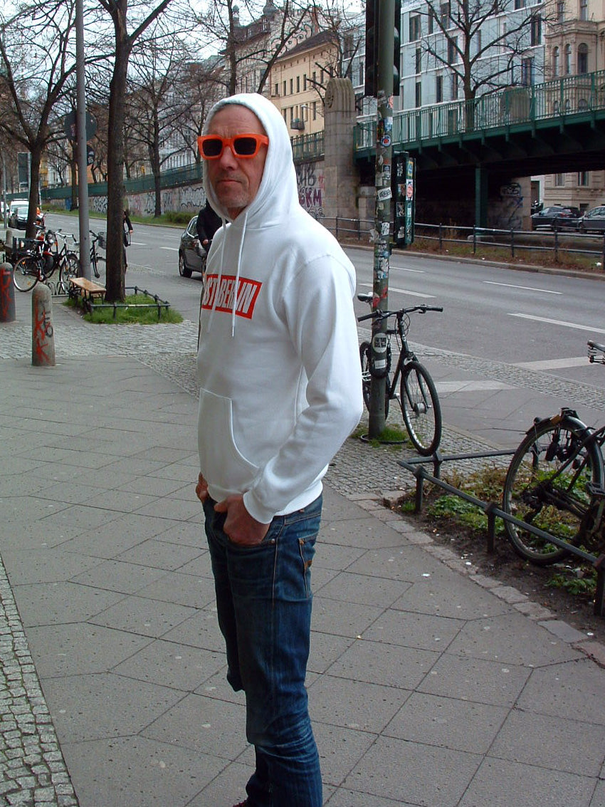 Kapuzen-Sweatshirt OST-BERLIN manufactured by HOOLYWOOD Siebdruck Made in Germany (weiss - white)