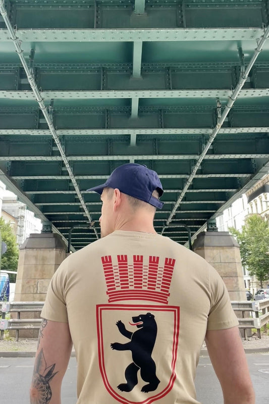 T-Shirt OST-BERLIN manufactured by HOOLYWOOD Siebdruck Made in Germany (hellbraun - beige)