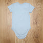 HOOLYWOOD Strampler Baby Bodysuit mit hochwärtigen 2 farbigen HOOLYWOOD-OST BERLIN Stick (hellblau - skyblue)