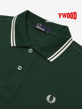 FRED PERRY Poloshirt klassisches Twin Tipped Polo in der Farbe grün - british racing green - ivy (Streifen: weiss - white)