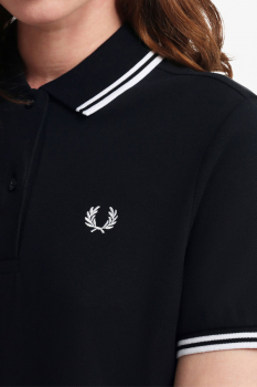 FRED PERRY Polokleid mit Doppelstreifen Twin Tipped Fred Perry Shirt-Dress (schwarz - weiss/weiss, black - white,white)