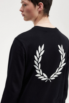 FRED PERRY Pullover, Stickpullover mit LAUREL Graphik, großer Fred Perry Kranz auf dem Rücken, limitiert (schwarz - black)