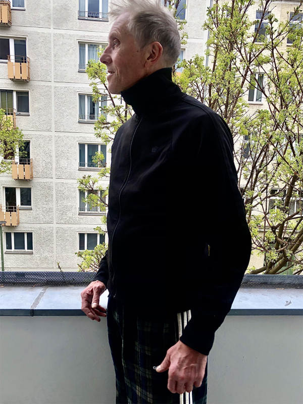 Trainingsjacke  - track jacket - KINGSLEAGUE schwarz mit schwarzem Sreifen am Ärmel, tone in tone - black